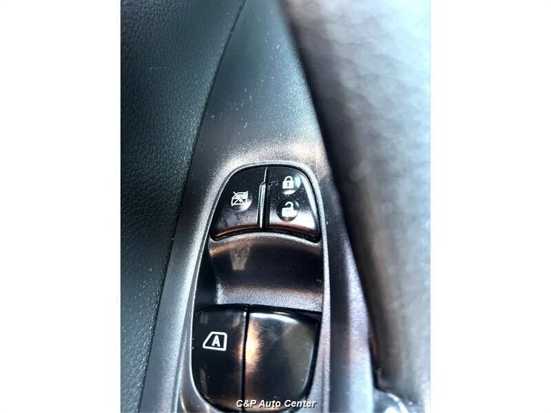 2017 Nissan Rogue SV - Photo 27 - Los Angeles, CA 90044