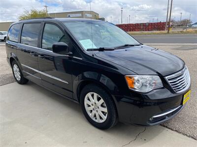 2016 Chrysler Town & Country Touring   - Photo 2 - Powell, WY 82435