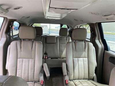 2016 Chrysler Town & Country Touring   - Photo 15 - Powell, WY 82435