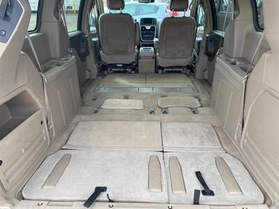 2016 Chrysler Town & Country Touring   - Photo 12 - Powell, WY 82435