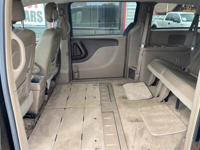 2016 Chrysler Town & Country Touring   - Photo 10 - Powell, WY 82435