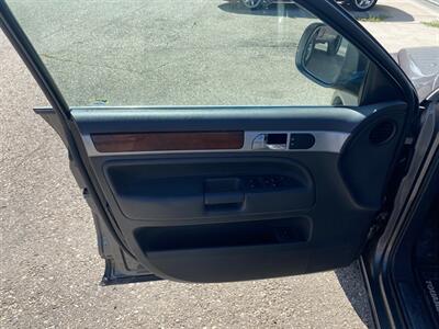 2010 Volkswagen Touareg V6 TDI   - Photo 5 - Powell, WY 82435