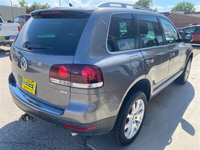 2010 Volkswagen Touareg V6 TDI   - Photo 3 - Powell, WY 82435