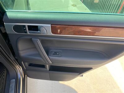 2010 Volkswagen Touareg V6 TDI   - Photo 13 - Powell, WY 82435