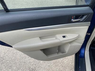 2010 Subaru Outback 2.5i Premium   - Photo 13 - Powell, WY 82435