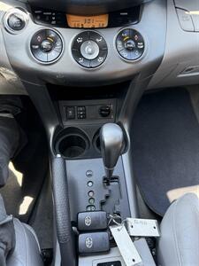 2010 Toyota RAV4 Limited   - Photo 20 - San Mateo, CA 94402