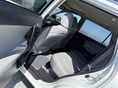 2010 Toyota RAV4 Limited   - Photo 9 - San Mateo, CA 94402