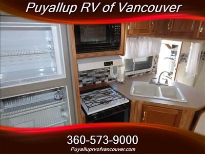 2002 KEYSTONE RV COUGAR 276   - Photo 11 - Vancouver, WA 98682-4901