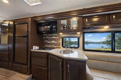 2020 Thor FOURWINDS 31Y - Photo 4 - Puyallup, WA 98373