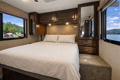 2020 Thor FOURWINDS 31Y - Photo 7 - Puyallup, WA 98373