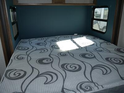 2019 Keystone Cougar 29RLDWE   - Photo 11 - Puyallup, WA 98373