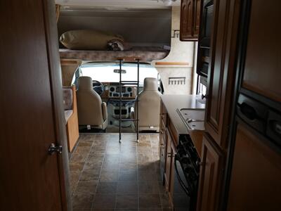 2011 Winnebago Access 26Q   - Photo 10 - Puyallup, WA 98373