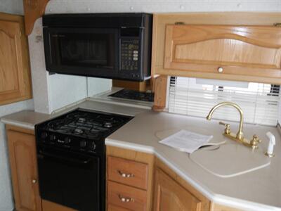 1998 Tiffin Allegro Bus 32S   - Photo 4 - Puyallup, WA 98373