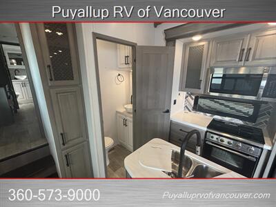 2026 Keystone Montana 3761FL   - Photo 19 - Vancouver, WA 98682-4901