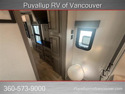 2026 Keystone Montana 3761FL   - Photo 25 - Vancouver, WA 98682-4901