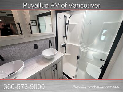2026 Keystone Montana 3761FL   - Photo 24 - Vancouver, WA 98682-4901