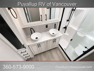2026 Keystone Montana 3761FL   - Photo 27 - Vancouver, WA 98682-4901