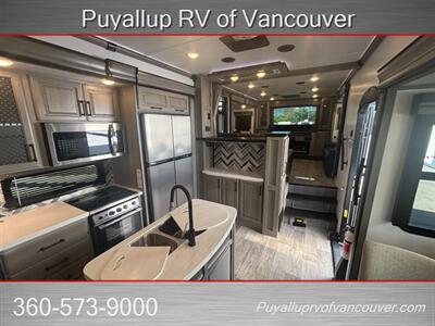 2026 Keystone Montana 3761FL   - Photo 18 - Vancouver, WA 98682-4901