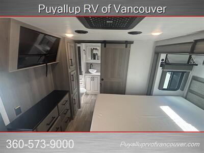 2026 Keystone Montana 3761FL   - Photo 23 - Vancouver, WA 98682-4901