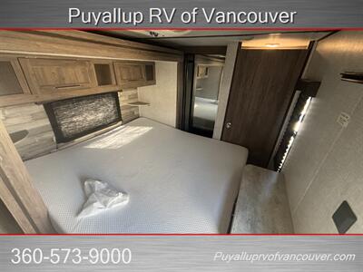 2021 CROSSROADS ZINGER 340RE   - Photo 7 - Vancouver, WA 98682-4901