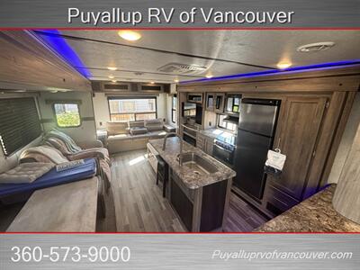 2021 CROSSROADS ZINGER 340RE   - Photo 4 - Vancouver, WA 98682-4901