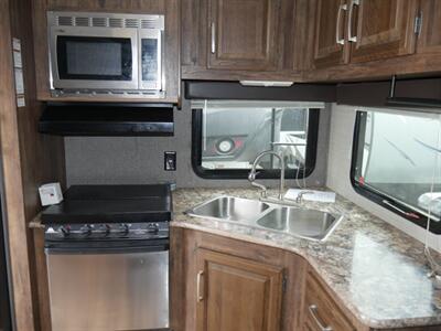 2016 Keystone Cougar 24SABWE   - Photo 5 - Puyallup, WA 98373