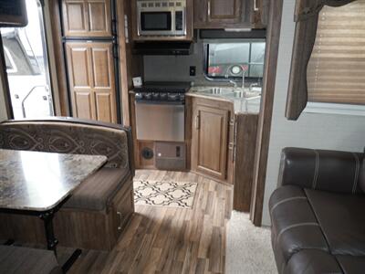 2016 Keystone Cougar 24SABWE   - Photo 11 - Puyallup, WA 98373