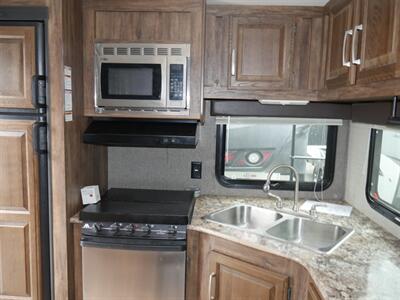 2016 Keystone Cougar 24SABWE   - Photo 6 - Puyallup, WA 98373