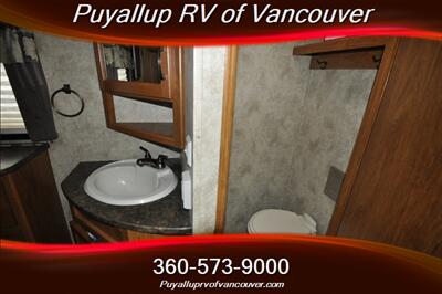 2011 KEYSTONE RV MONTANA 345DBQ   - Photo 17 - Vancouver, WA 98682-4901
