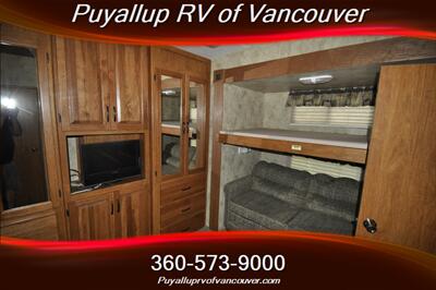 2011 KEYSTONE RV MONTANA 345DBQ   - Photo 22 - Vancouver, WA 98682-4901