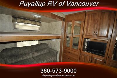 2011 KEYSTONE RV MONTANA 345DBQ   - Photo 21 - Vancouver, WA 98682-4901