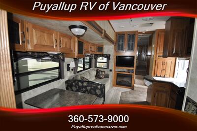 2011 KEYSTONE RV MONTANA 345DBQ   - Photo 12 - Vancouver, WA 98682-4901