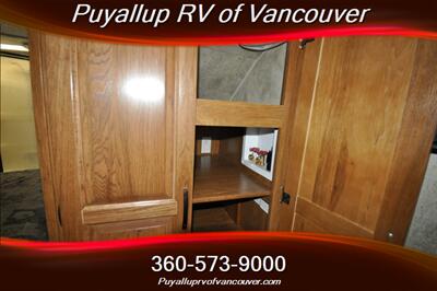 2011 KEYSTONE RV MONTANA 345DBQ   - Photo 20 - Vancouver, WA 98682-4901