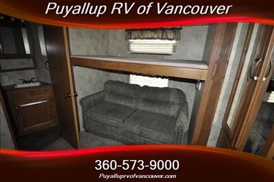 2011 KEYSTONE RV MONTANA 345DBQ   - Photo 24 - Vancouver, WA 98682-4901