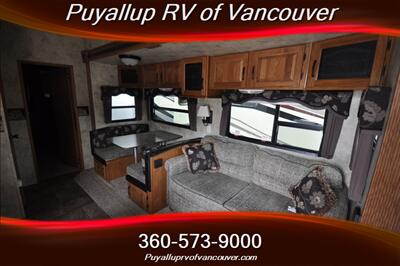 2011 KEYSTONE RV MONTANA 345DBQ   - Photo 10 - Vancouver, WA 98682-4901