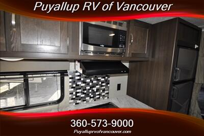 2019 KEYSTONE RV SPRINGDALE 240BHWE   - Photo 11 - Vancouver, WA 98682-4901