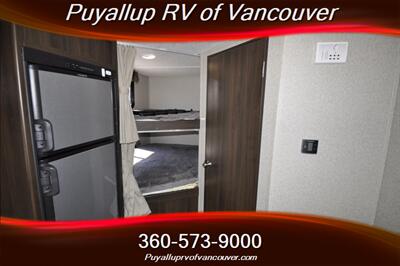2019 KEYSTONE RV SPRINGDALE 240BHWE   - Photo 15 - Vancouver, WA 98682-4901
