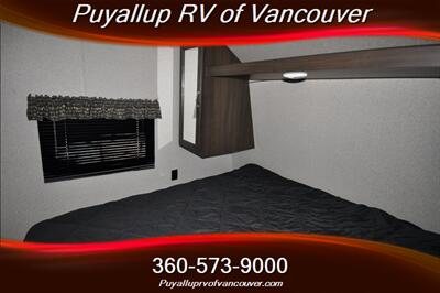 2019 KEYSTONE RV SPRINGDALE 240BHWE   - Photo 14 - Vancouver, WA 98682-4901