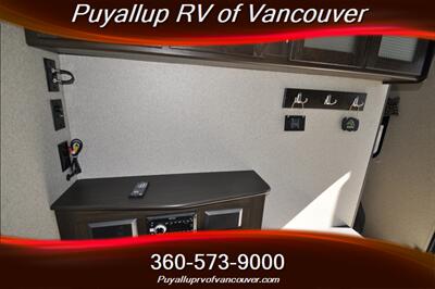 2019 KEYSTONE RV SPRINGDALE 240BHWE   - Photo 19 - Vancouver, WA 98682-4901