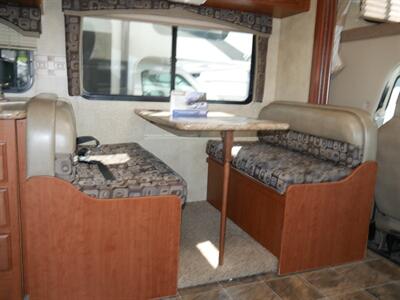 2012 Thor Chateau 28Z   - Photo 5 - Puyallup, WA 98373