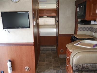 2012 Thor Chateau 28Z   - Photo 13 - Puyallup, WA 98373