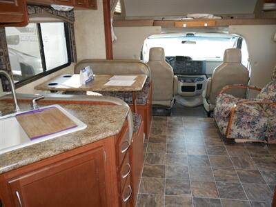 2012 Thor Chateau 28Z   - Photo 12 - Puyallup, WA 98373