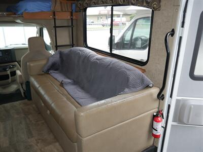 2016 Forest River Sunseeker 2700DS-CD - Photo 9 - Puyallup, WA 98373