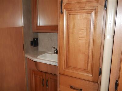 2016 Forest River Sunseeker 2700DS-CD - Photo 8 - Puyallup, WA 98373