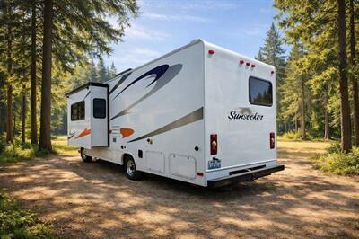 2016 Forest River Sunseeker 2700DS-CD   - Photo 2 - Puyallup, WA 98373