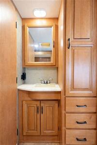 2016 Forest River Sunseeker 2700DS-CD   - Photo 9 - Puyallup, WA 98373