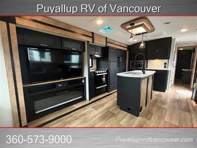 2022 KEYSTONE RV OUTBACK 328RL   - Photo 8 - Vancouver, WA 98682-4901