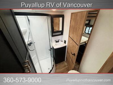 2022 KEYSTONE RV OUTBACK 328RL   - Photo 15 - Vancouver, WA 98682-4901