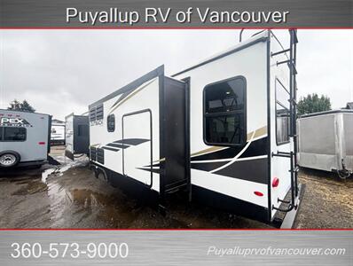 2022 KEYSTONE RV OUTBACK 328RL   - Photo 4 - Vancouver, WA 98682-4901