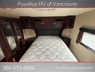 2015 DUTCHMAN VOLTAGE 3305   - Photo 16 - Vancouver, WA 98682-4901